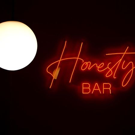 Heart Hotel Lemesós Eksteriør bilde