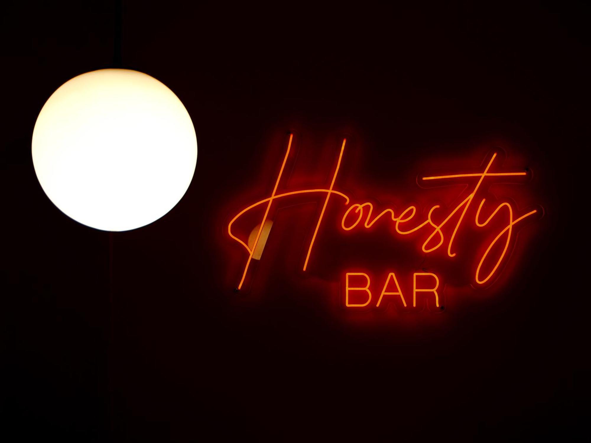 Heart Hotel Lemesós Eksteriør bilde